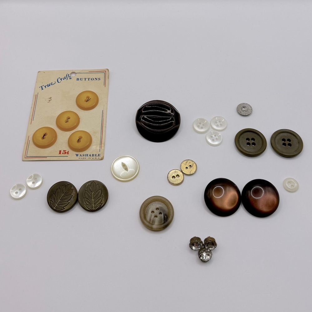 VINTAGE Metal Plastic MOP & Crystal Buttons - Lot of 25